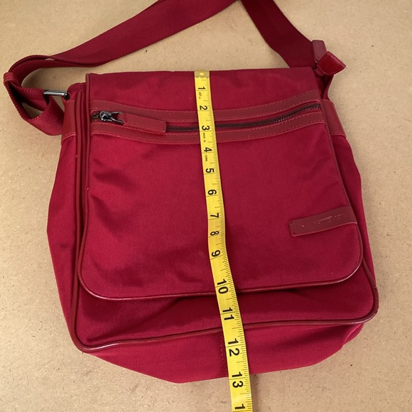 Sapsucker Red Crossbody Bag. - Picture 5 of 15